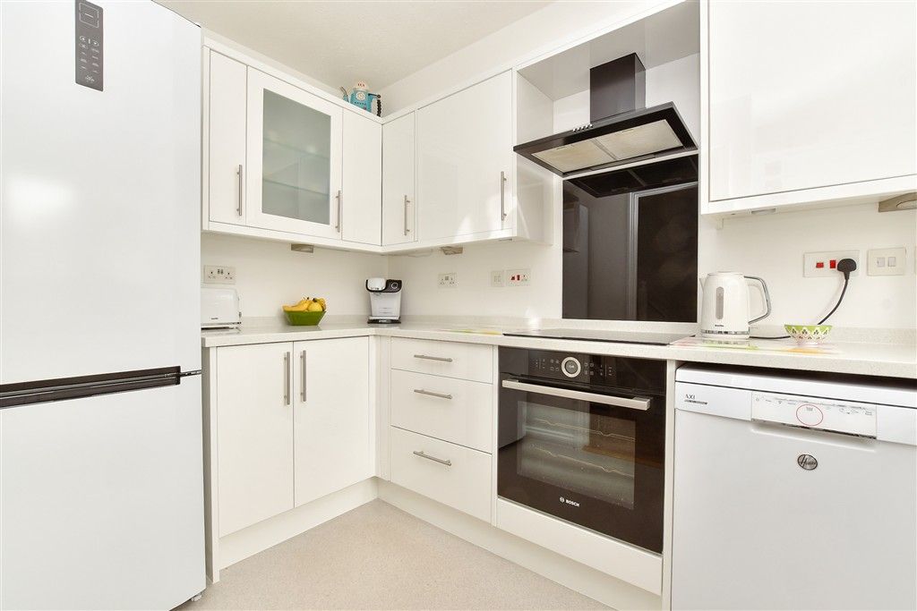 Property photo 3 of 14 Kitchen