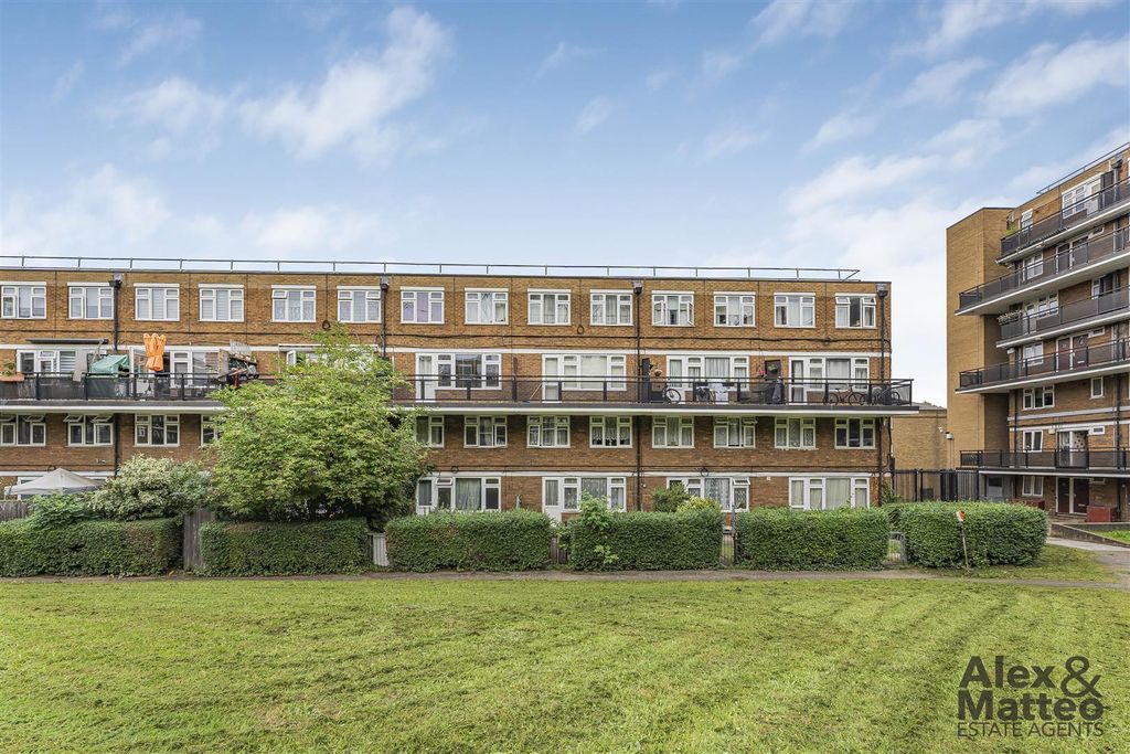 Property photo 1 of 19 Marden Square