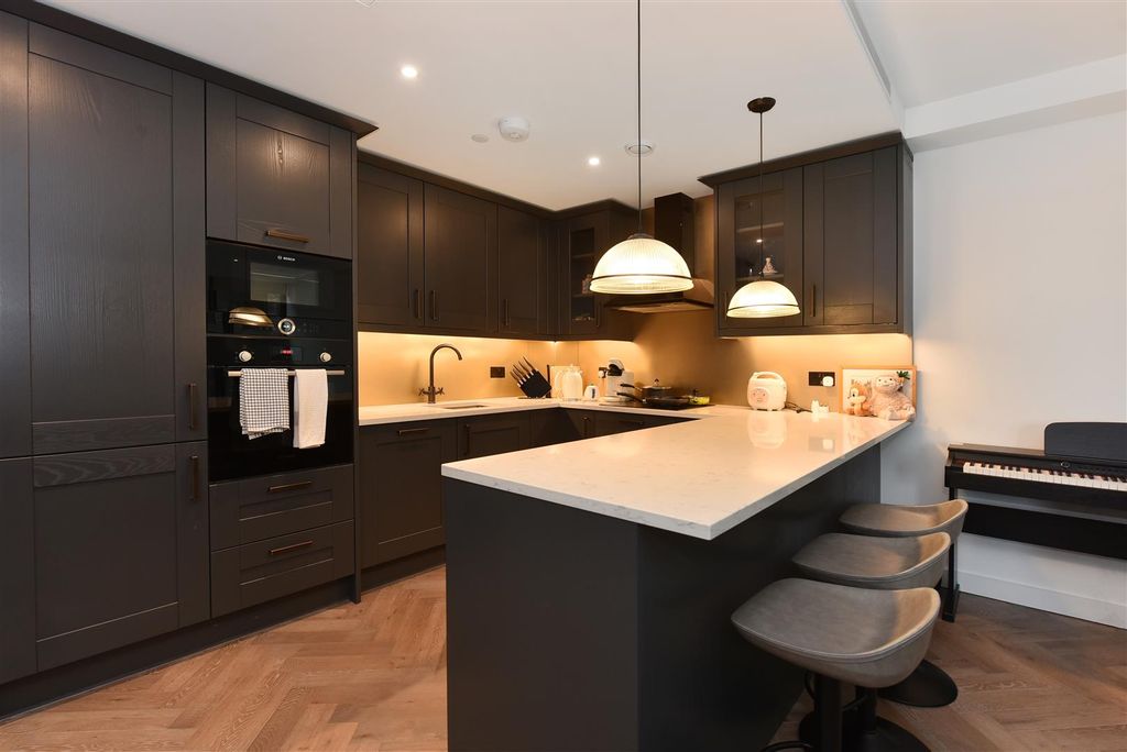 Property photo 2 of 13 Flat 501, 3 Merino Garden (9).Jpg