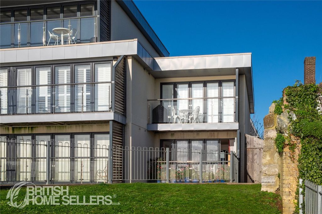 Property photo 1 of 23 Picture No. 03