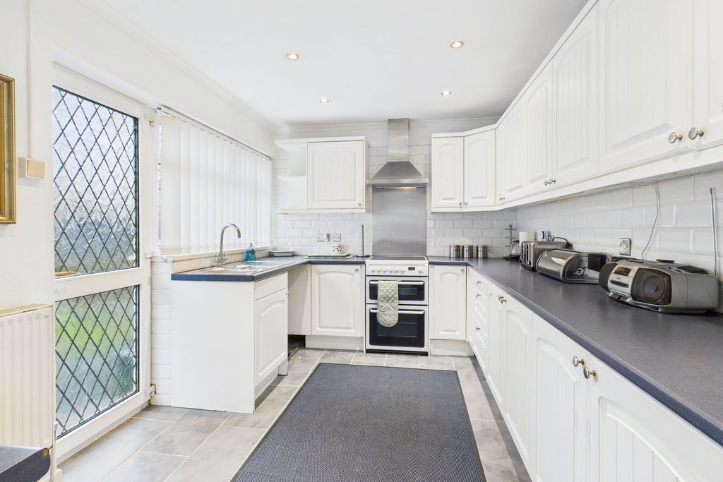 Property photo 3 of 21