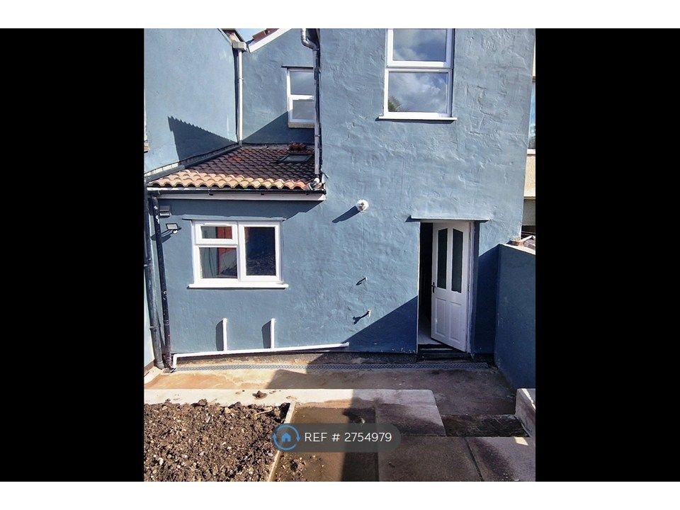 Property photo 3 of 30 Back