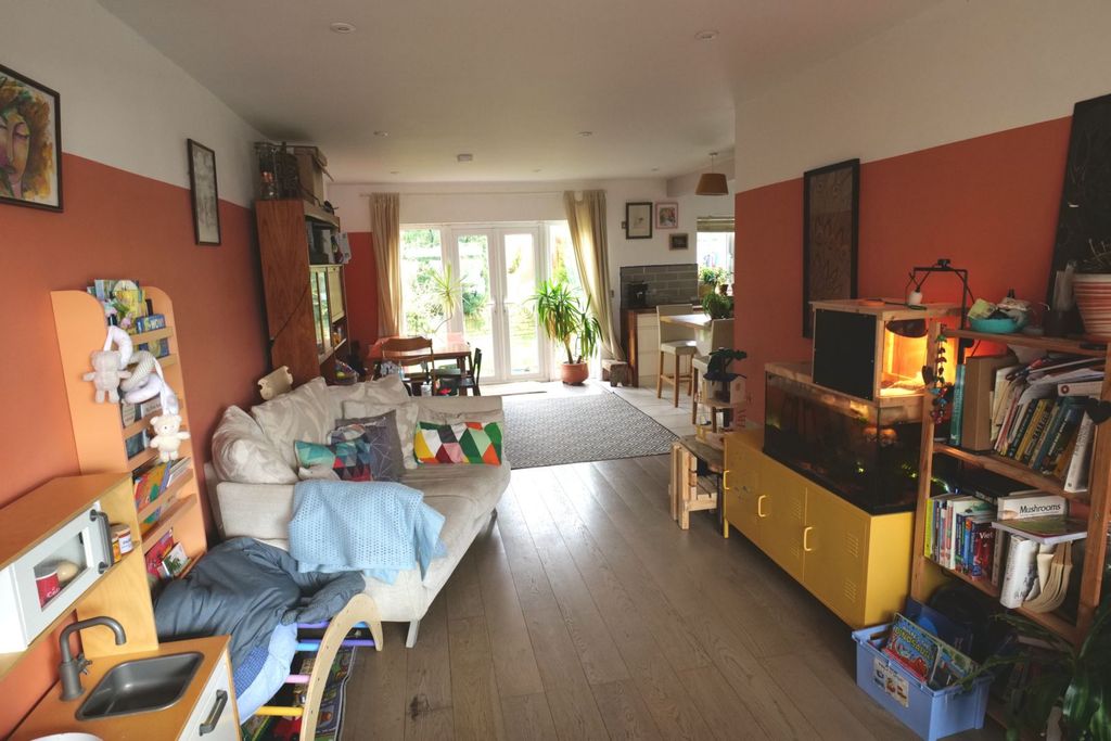 Property photo 3 of 15