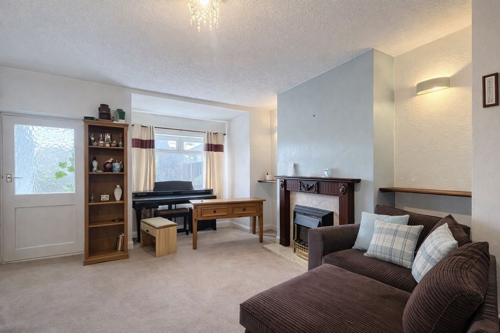 Property photo 3 of 16 4857162