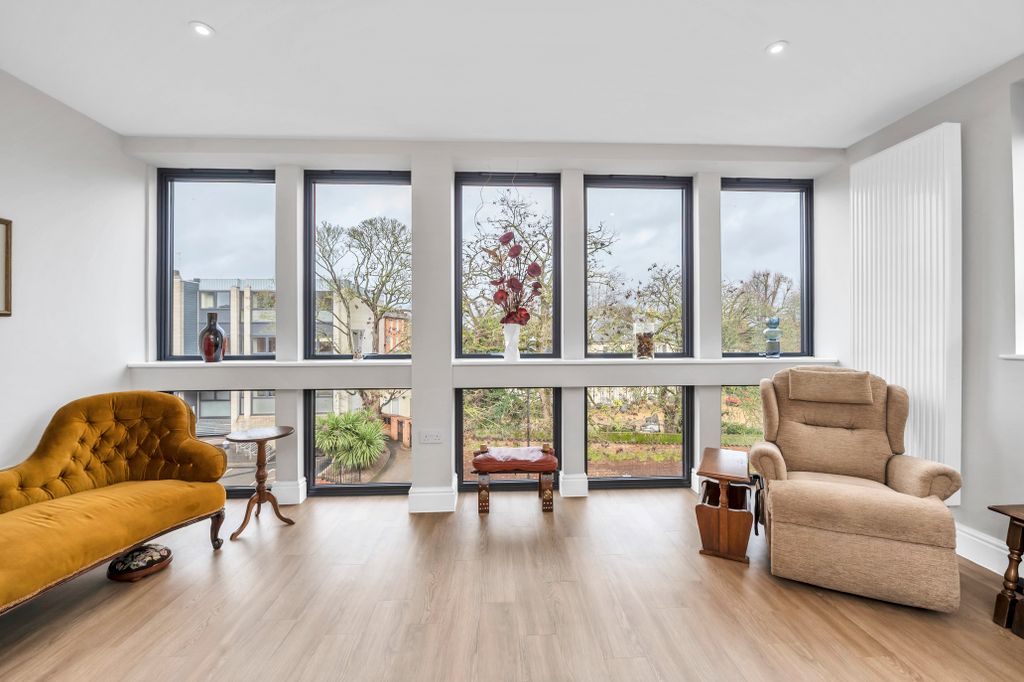 Property photo 3 of 19