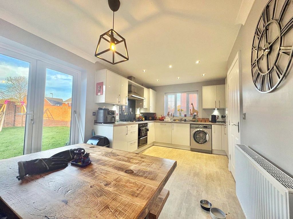 Property photo 3 of 21 Picture No. 02