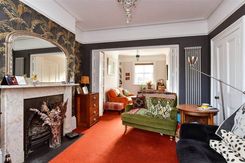 Property photo 2 of 16 Lounge