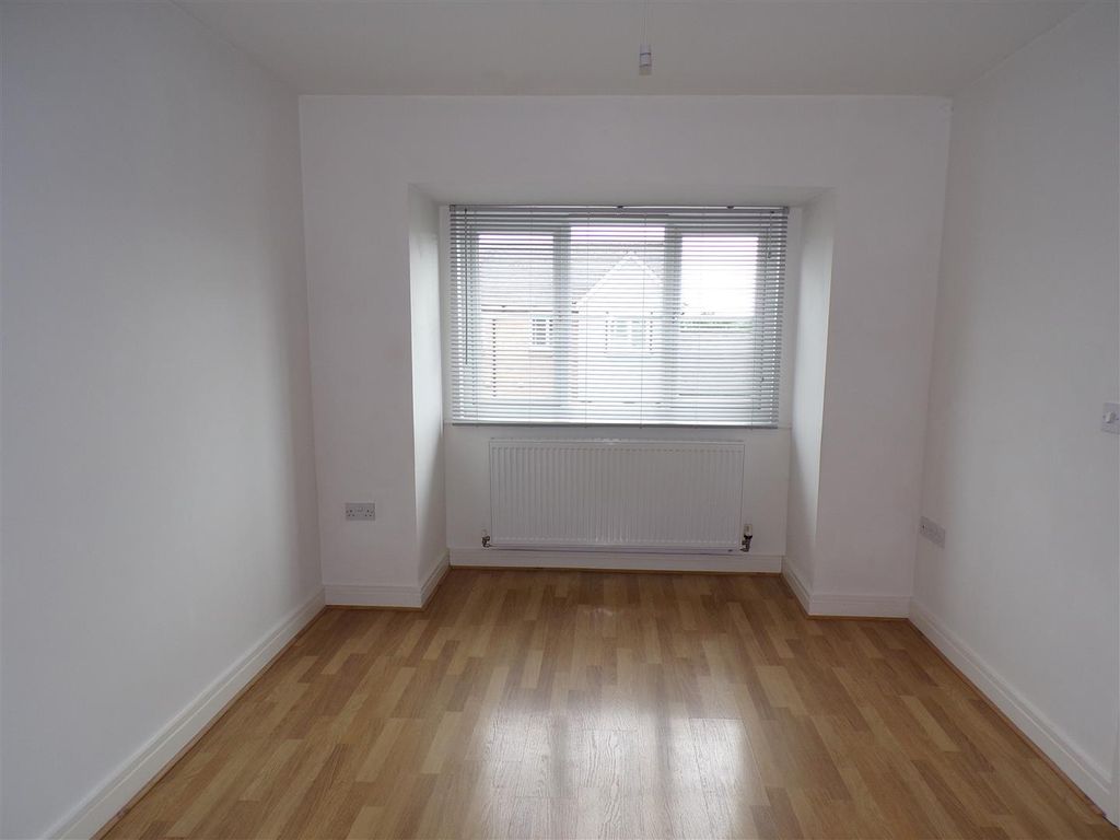 Property photo 3 of 6 Dining Area.Jpg