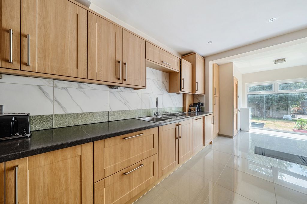 Property photo 2 of 22 1314224-8-686d0Ae...