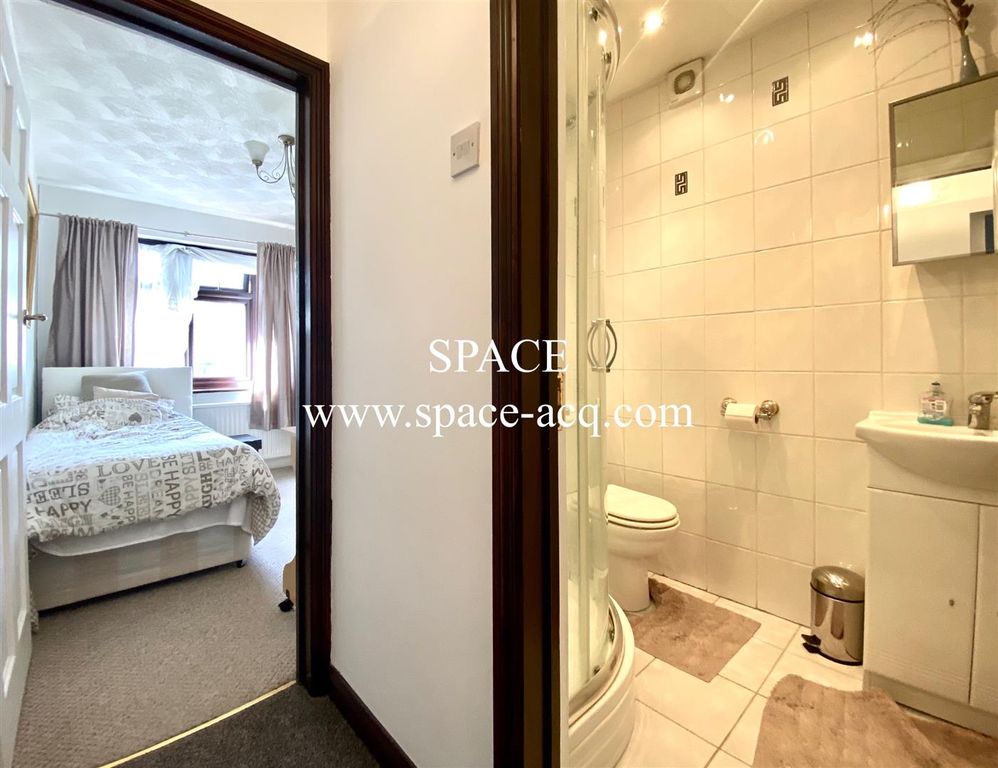 Property photo 2 of 6 938.Jpg