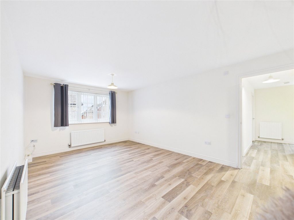 Property photo 3 of 14 Picture No. 24