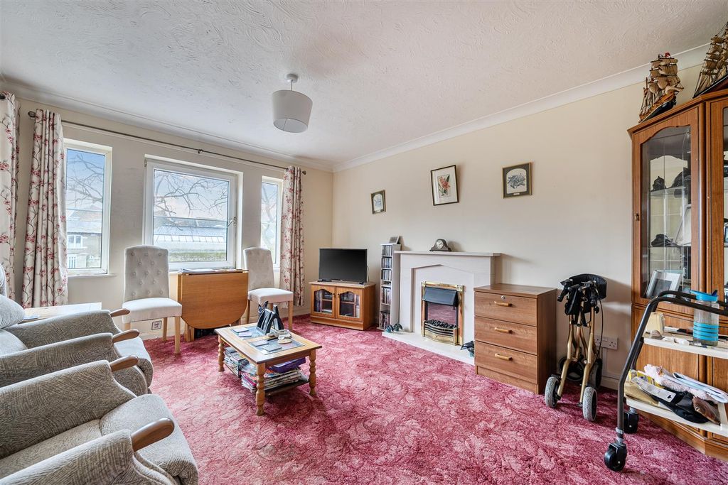 Property photo 2 of 12 Sitting Room