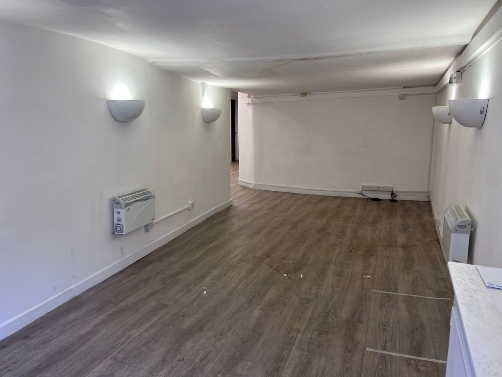Property photo 2 of 8 Photo 9