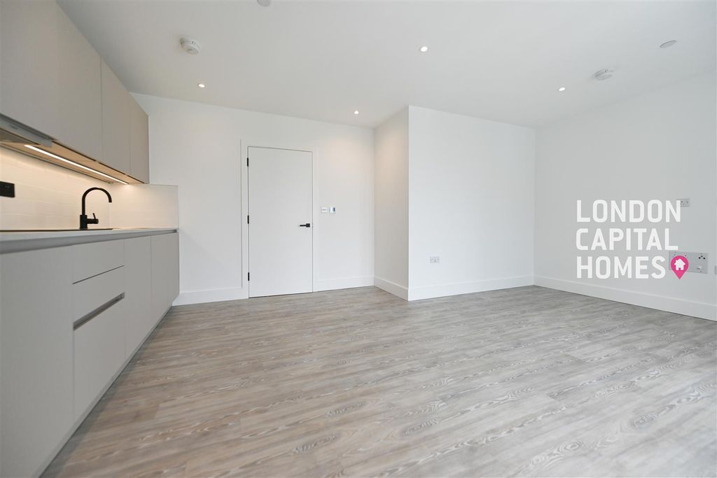 Property photo 2 of 16 20-307.Jpg