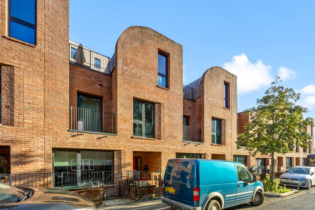 Property photo 1 of 22