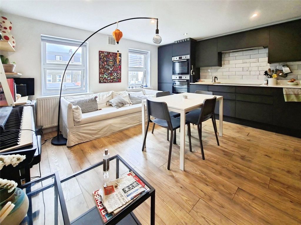 Property photo 1 of 17 Reception/Kitchen