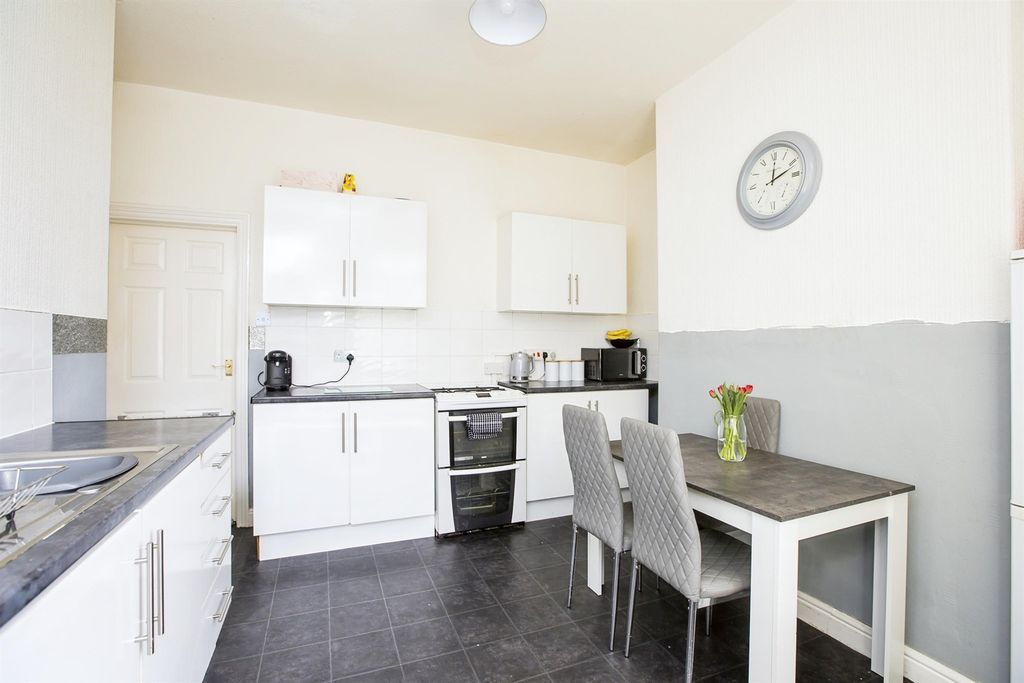 Property photo 2 of 14 Image