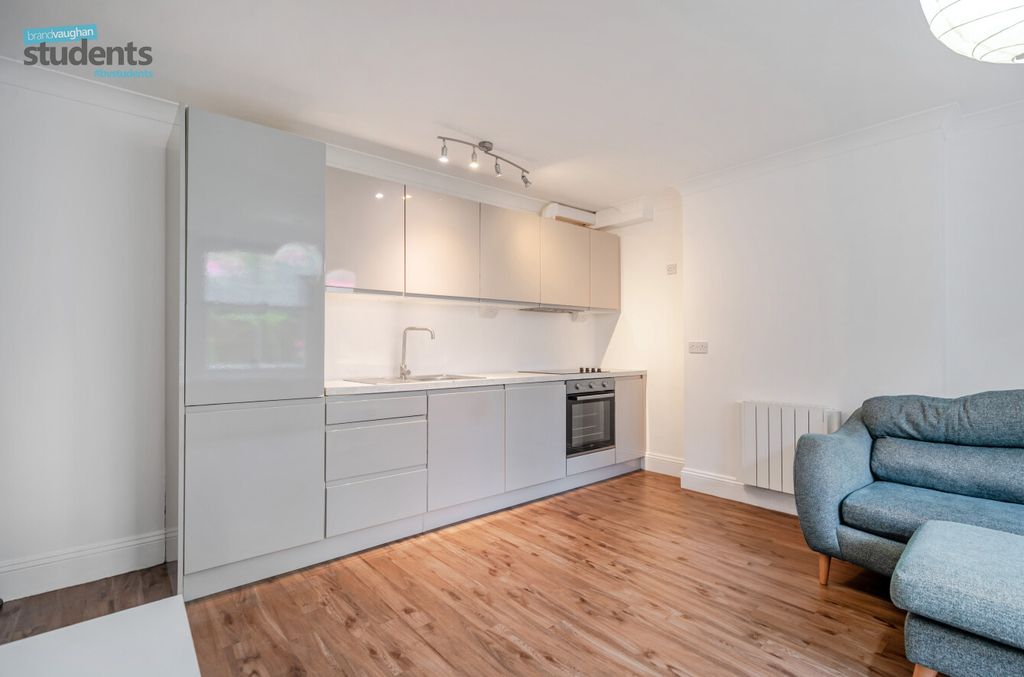 Property photo 2 of 11 F11A5E8d-52dc-479...