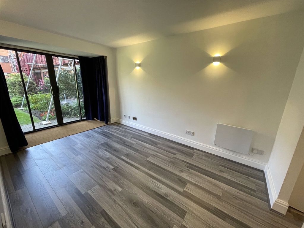 Property photo 3 of 7 Picture No. 01