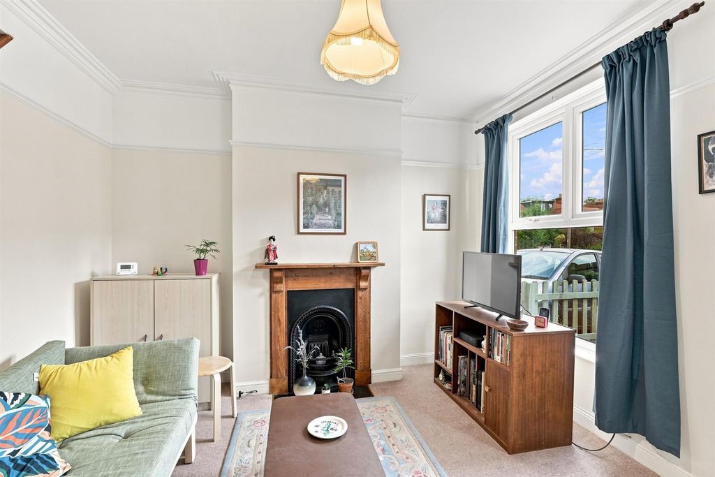 Property photo 3 of 20 48-Leopoldrd-016.Jpg