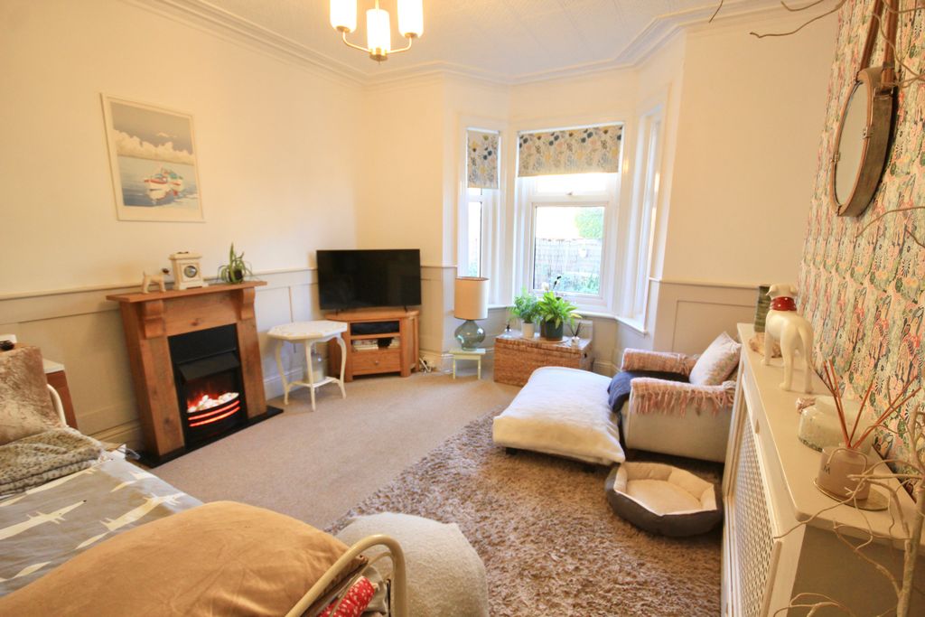 Property photo 2 of 21