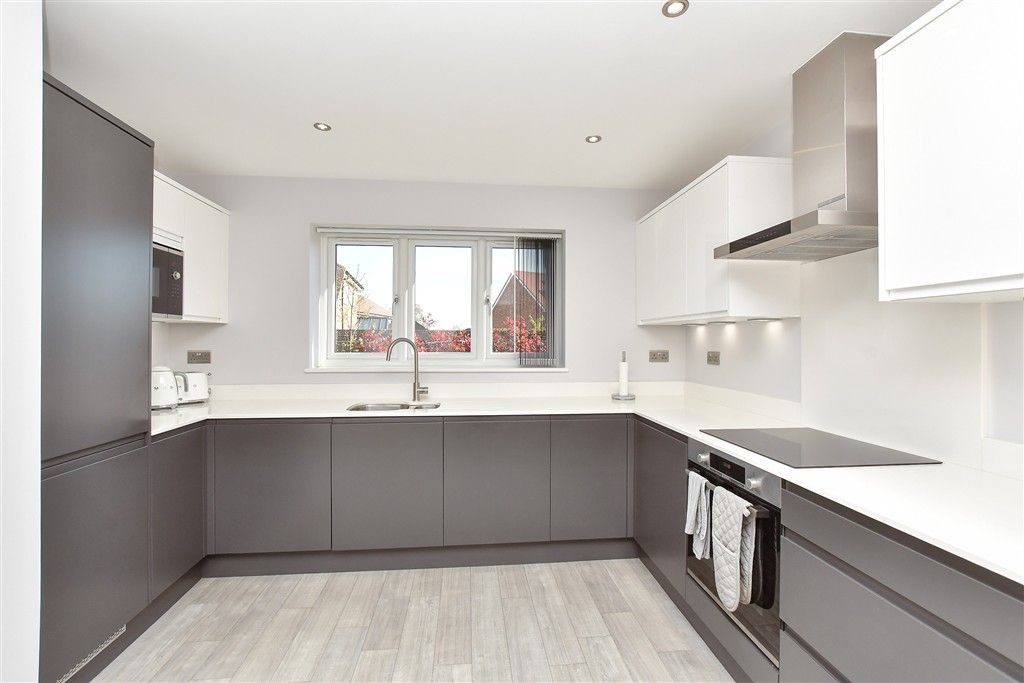 Property photo 3 of 15 Kitchen/Breakfast Room