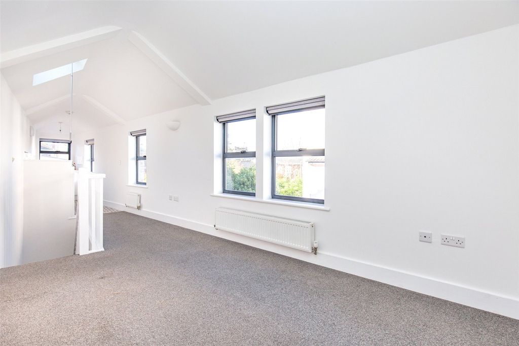 Property photo 3 of 12 Picture No. 20