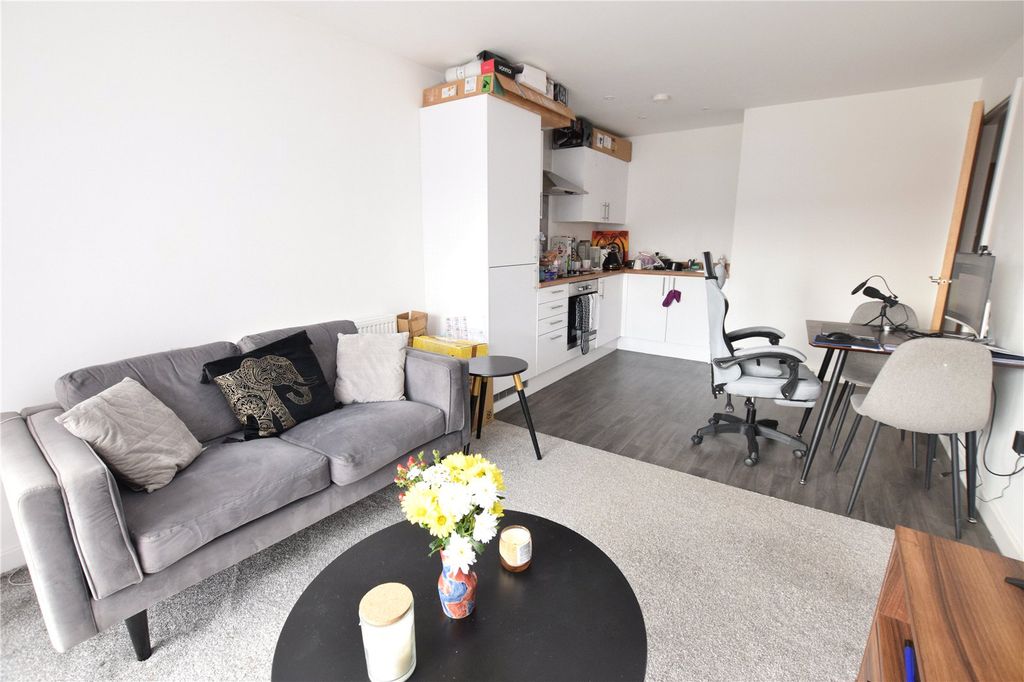 Property photo 2 of 10 Picture No. 06