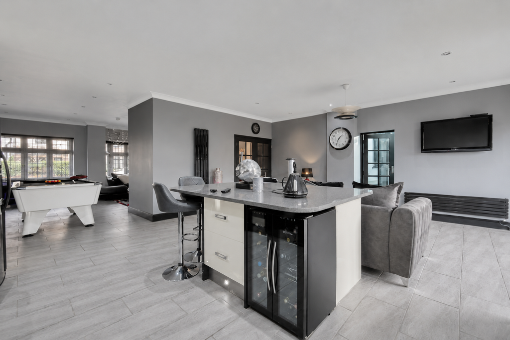 Property photo 2 of 29 41