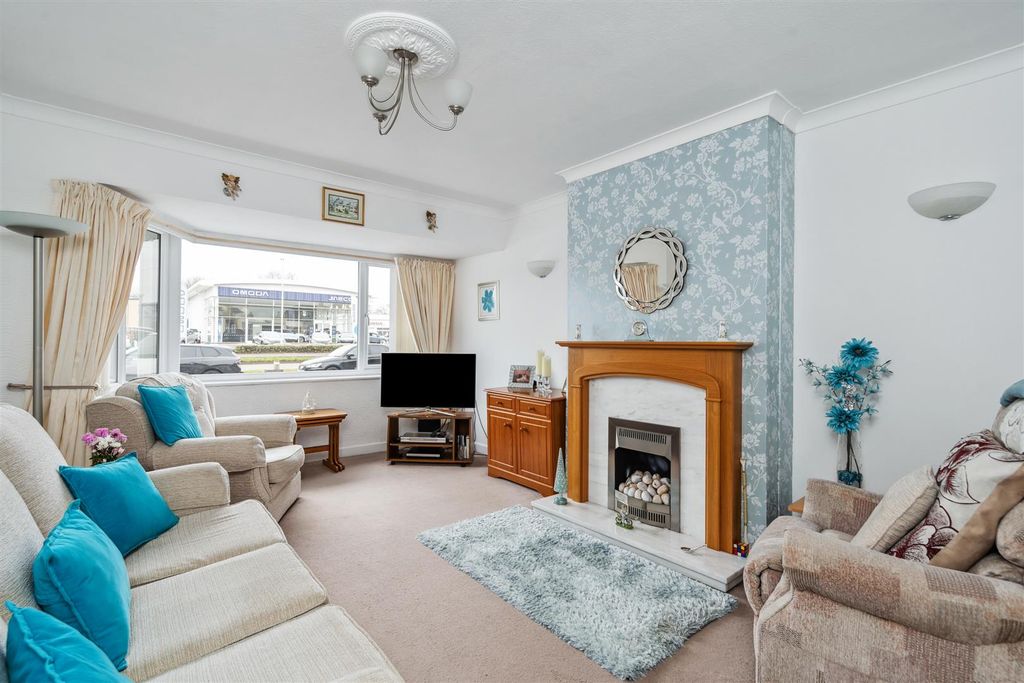 Property photo 2 of 11 973 Stratford Road_12.Jpg