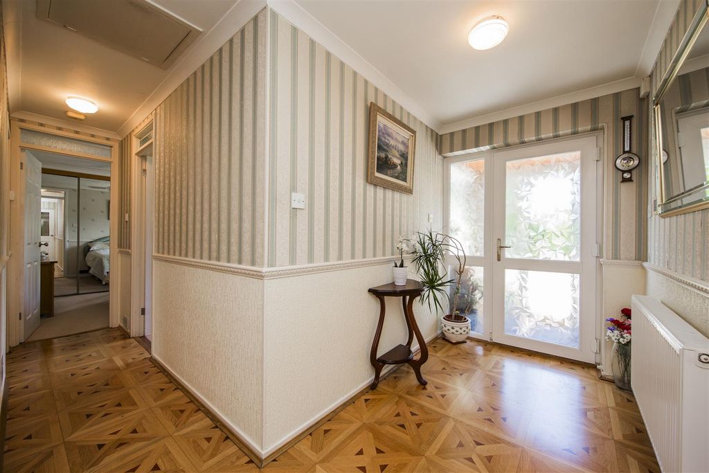 Property photo 2 of 28 Entrance Hallway