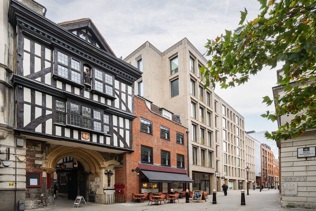 Property photo 2 of 9