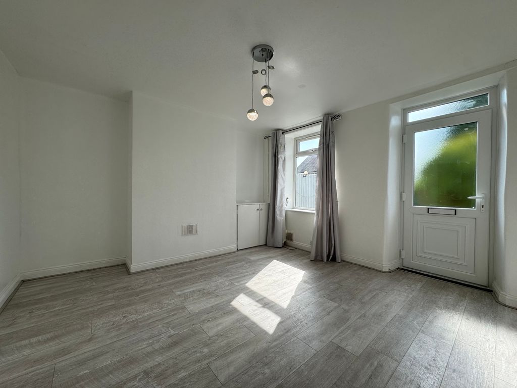 Property photo 2 of 10 Image