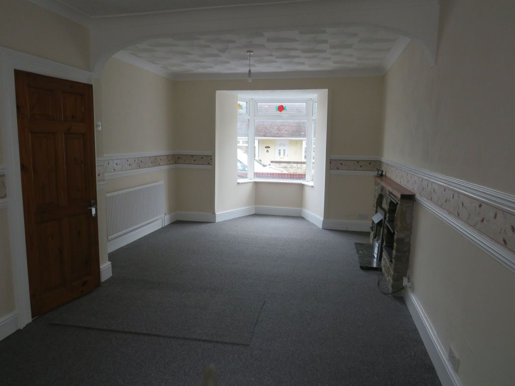 Property photo 3 of 6 Photograph 2