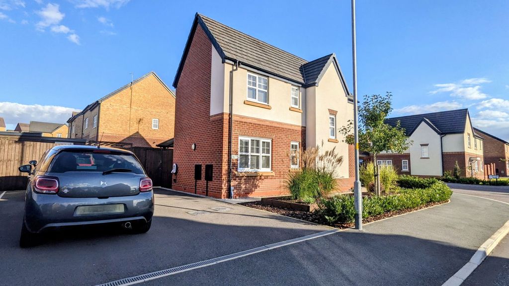 Property photo 2 of 33