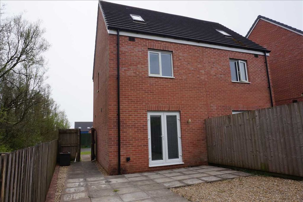 Property photo 2 of 5