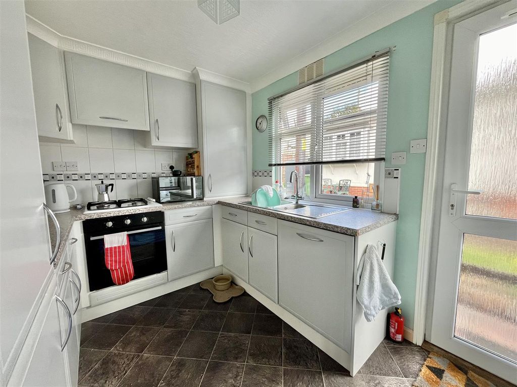 Property photo 2 of 16