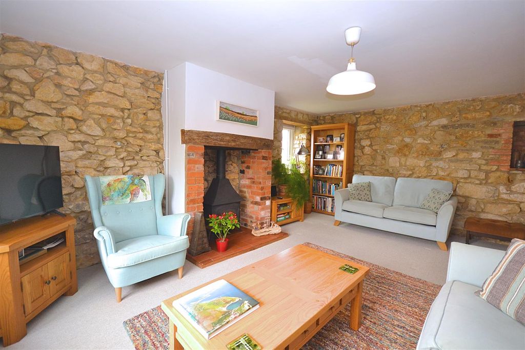Property photo 3 of 43 40.Png