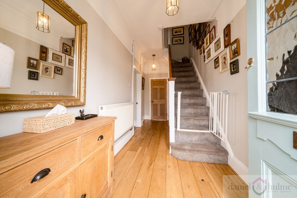 Property photo 3 of 31 29 Newcastle Road-21