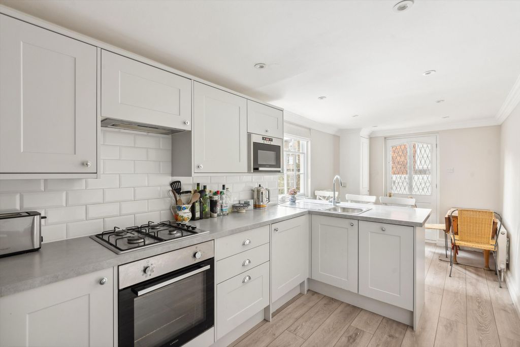 Property photo 2 of 11 Image