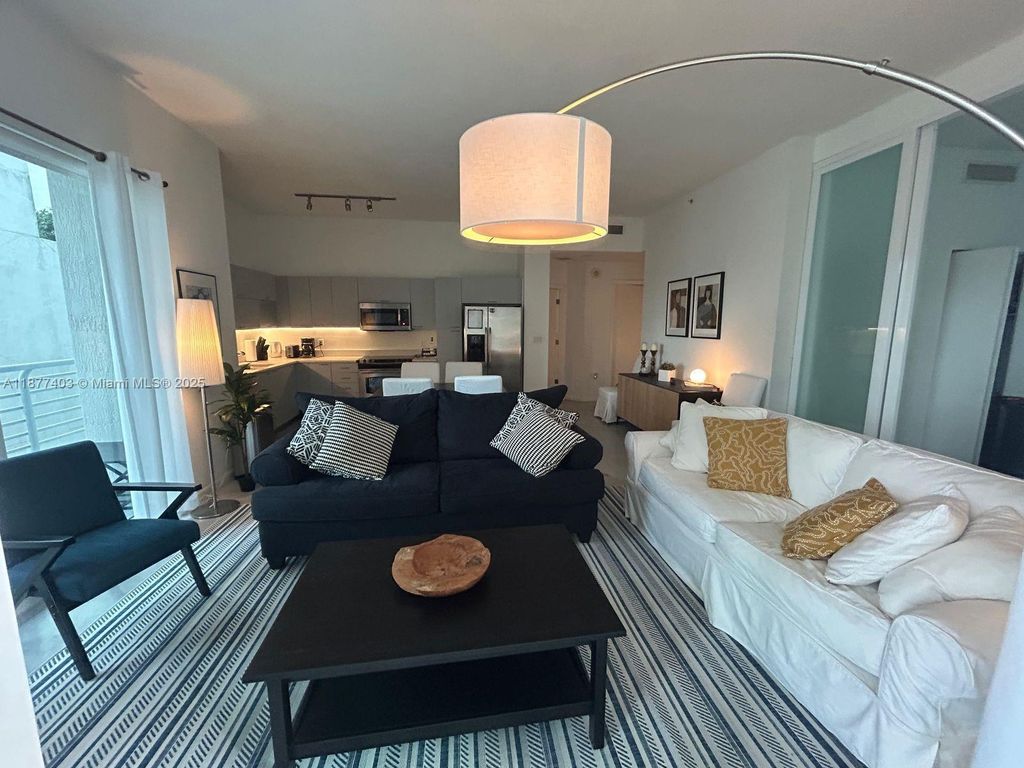 Property photo 3 of 12 <Alttext/>