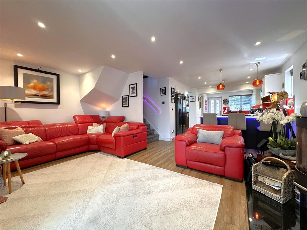 Property photo 2 of 22 Open-Plan Living 234