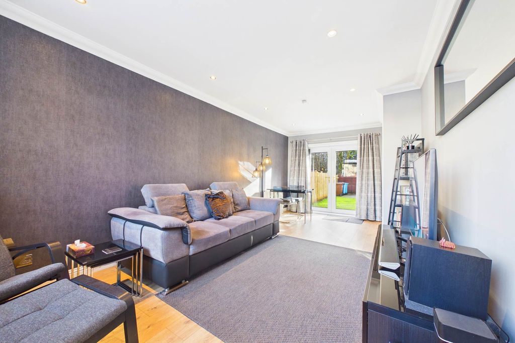 Property photo 2 of 22