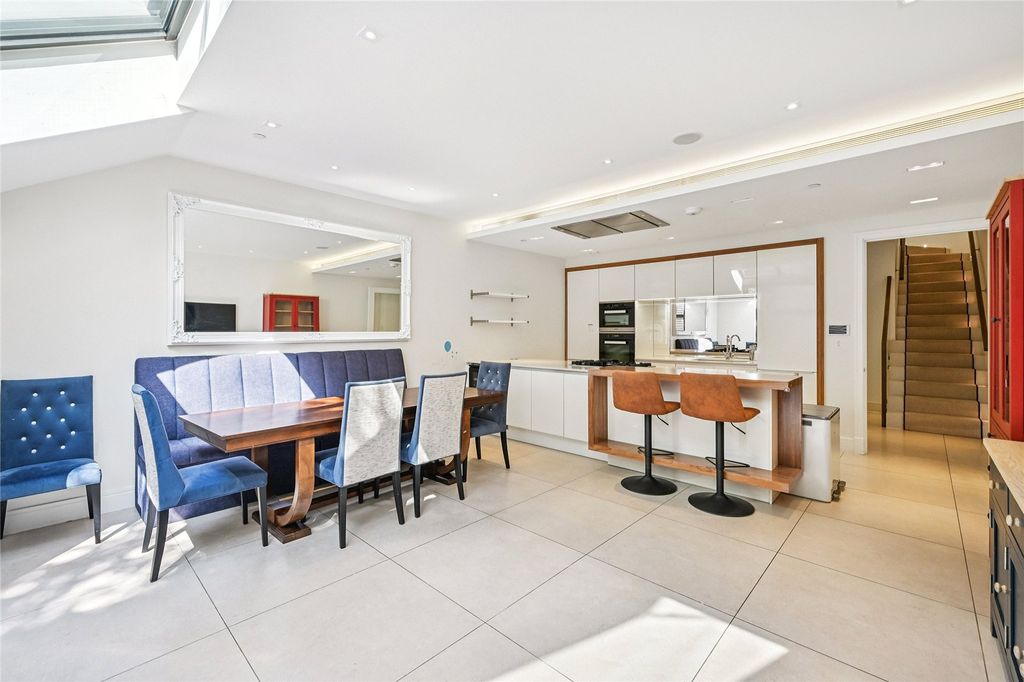 Property photo 3 of 20 Kitchen/Reception