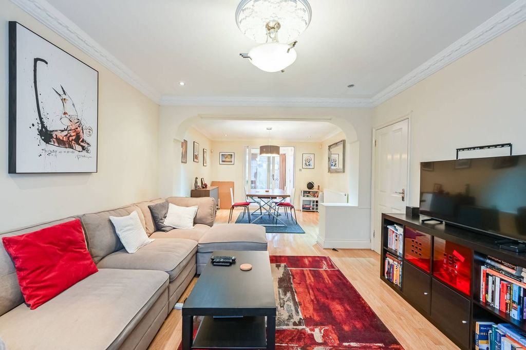 Property photo 3 of 30