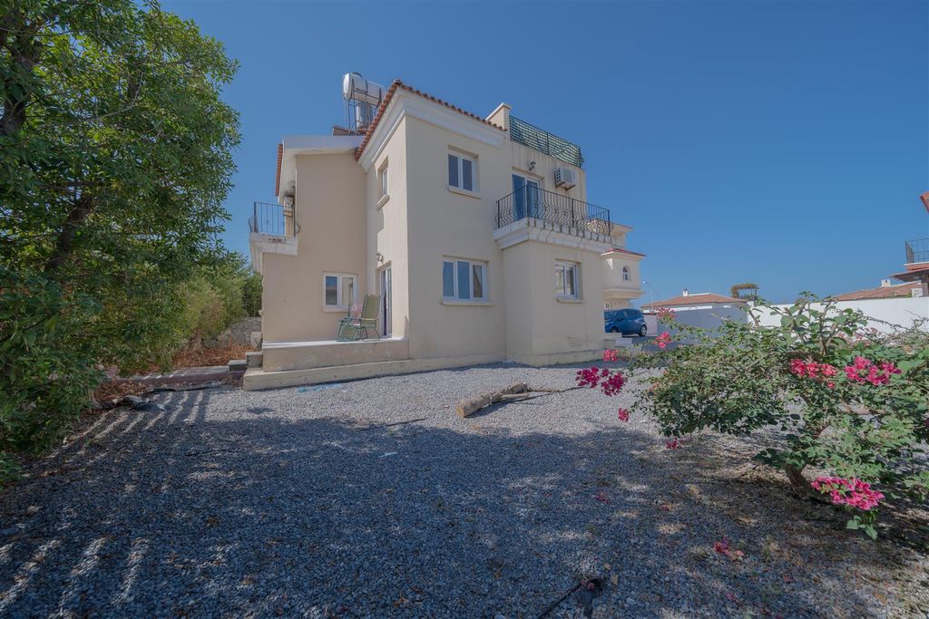 Property photo 1 of 30