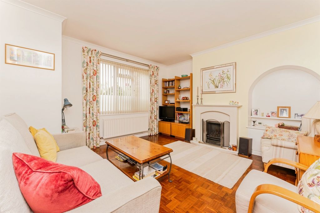 Property photo 2 of 13