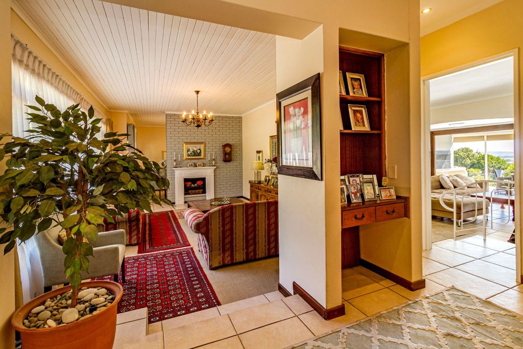 Property photo 3 of 41 St1693156
