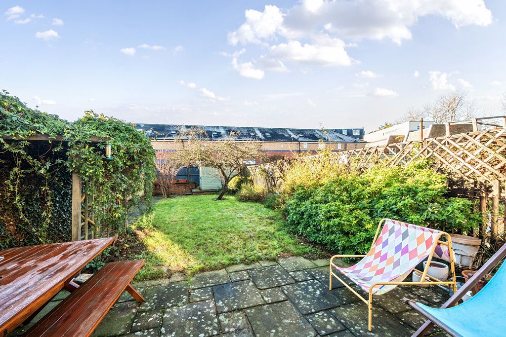 Property photo 3 of 15 1395958-6-6967792...