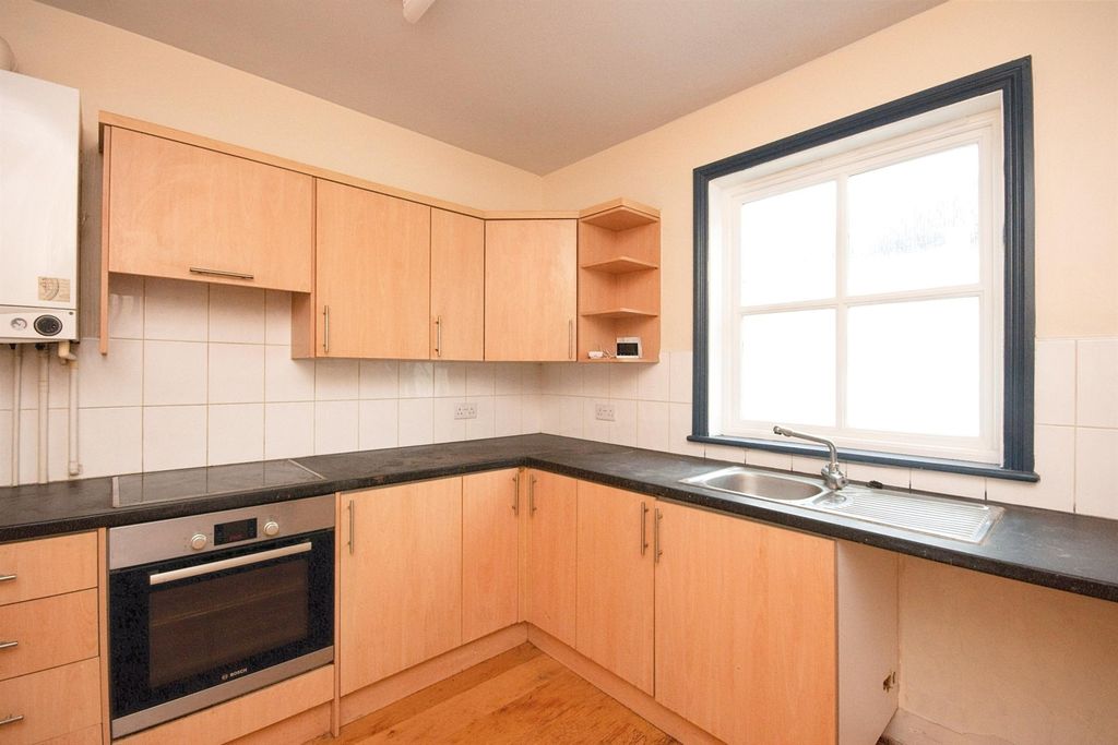 Property photo 2 of 6 Kitchen